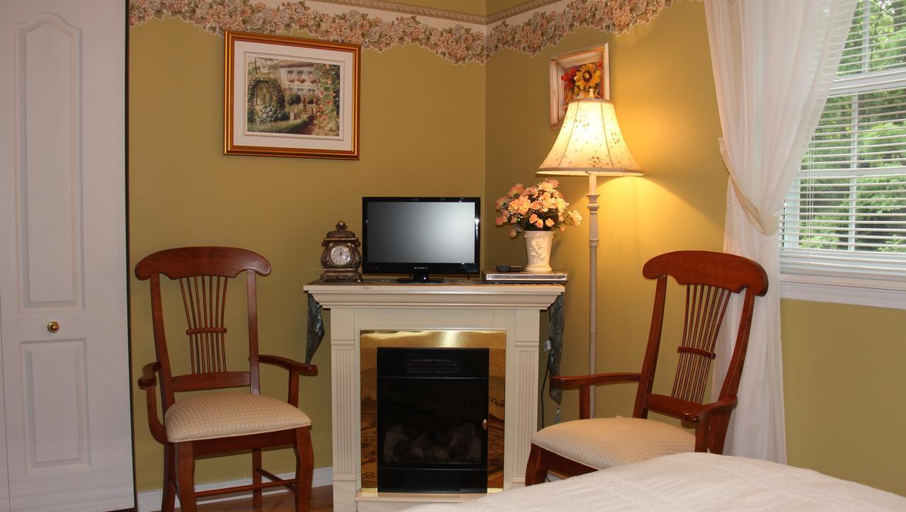Arkadia Eastman B&B Екстериор снимка